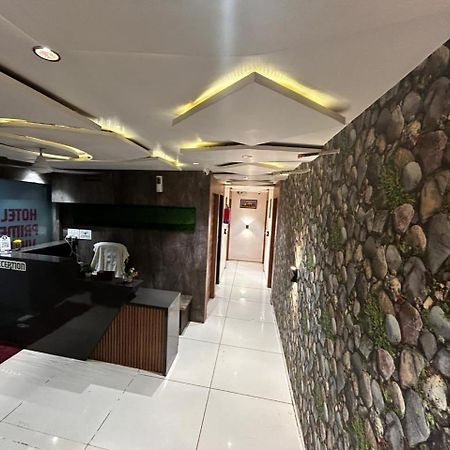 Prime View Hotel Ahmedabad Esterno foto