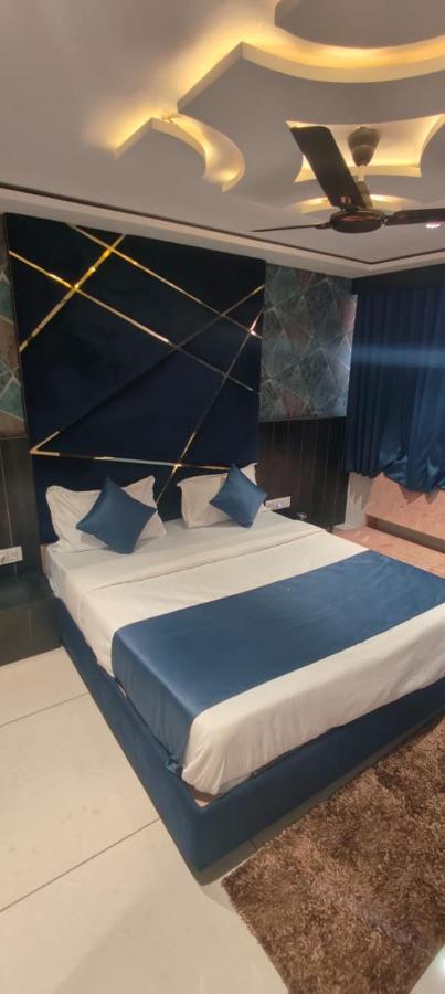 Prime View Hotel Ahmedabad Esterno foto
