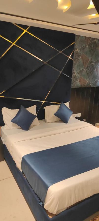 Prime View Hotel Ahmedabad Esterno foto